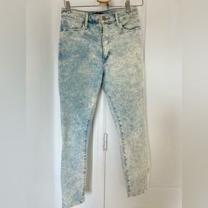 Abercrombie high rise skinny jeans. Good condition.